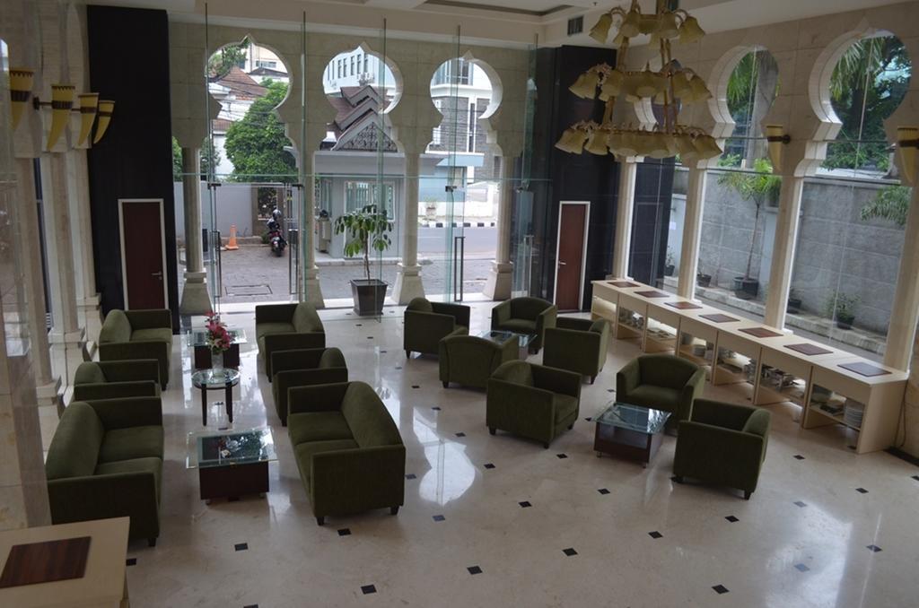 Amazing Kutaradja Hotel Jakarta Exterior photo